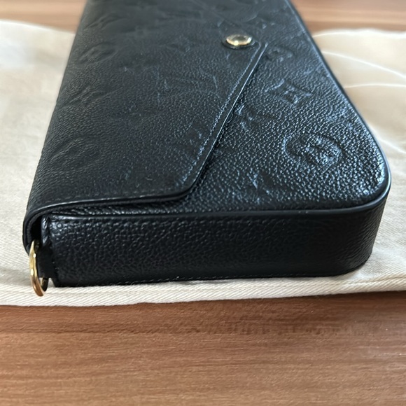 SOLD 🎉🎉🎉 - Picture 3 of 8